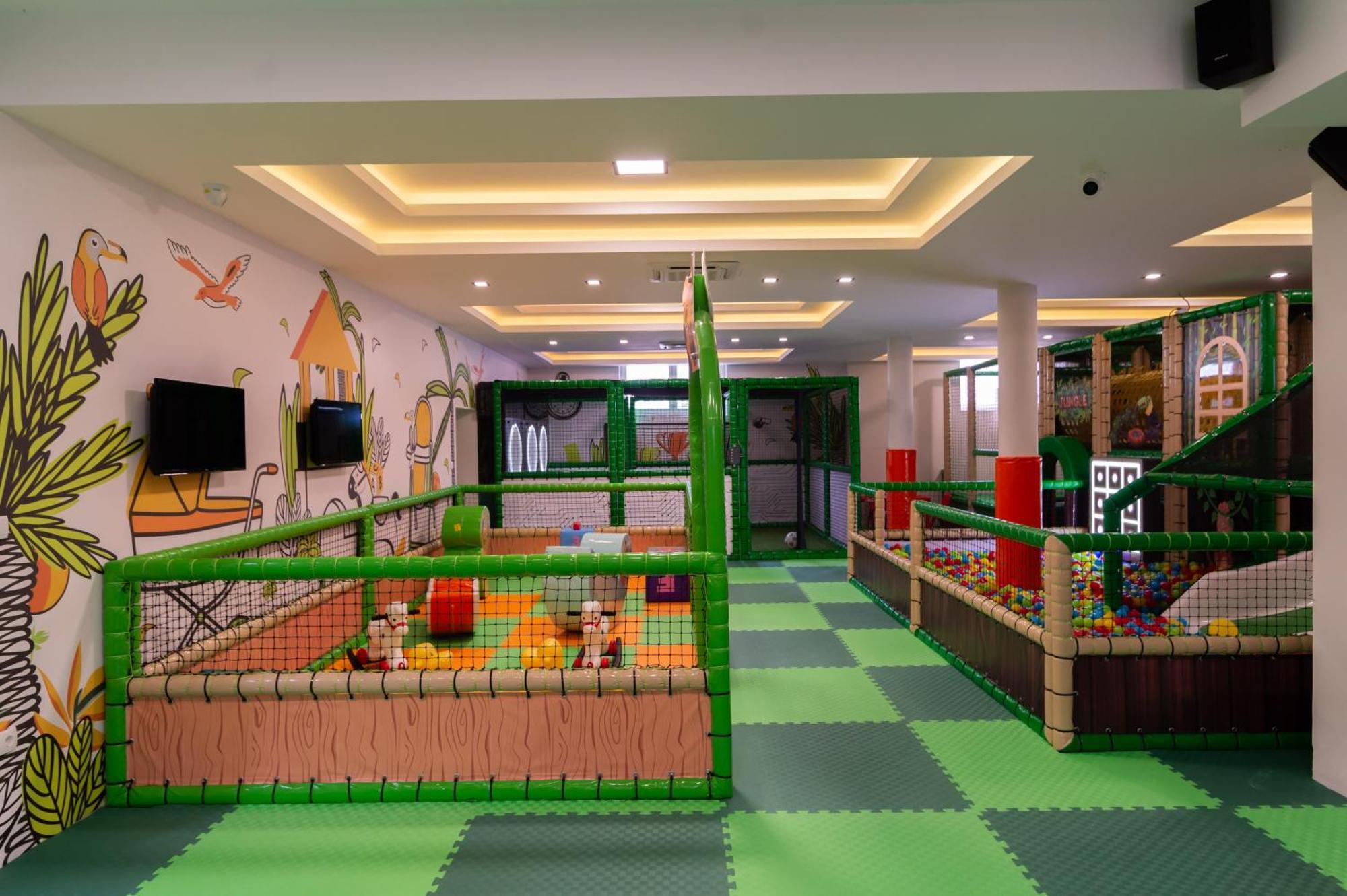 Hotel Nest Bijeljina Extérieur photo